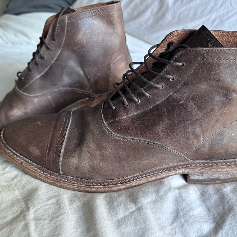 Frye Men's Rich Brown Leather Chukka Boots